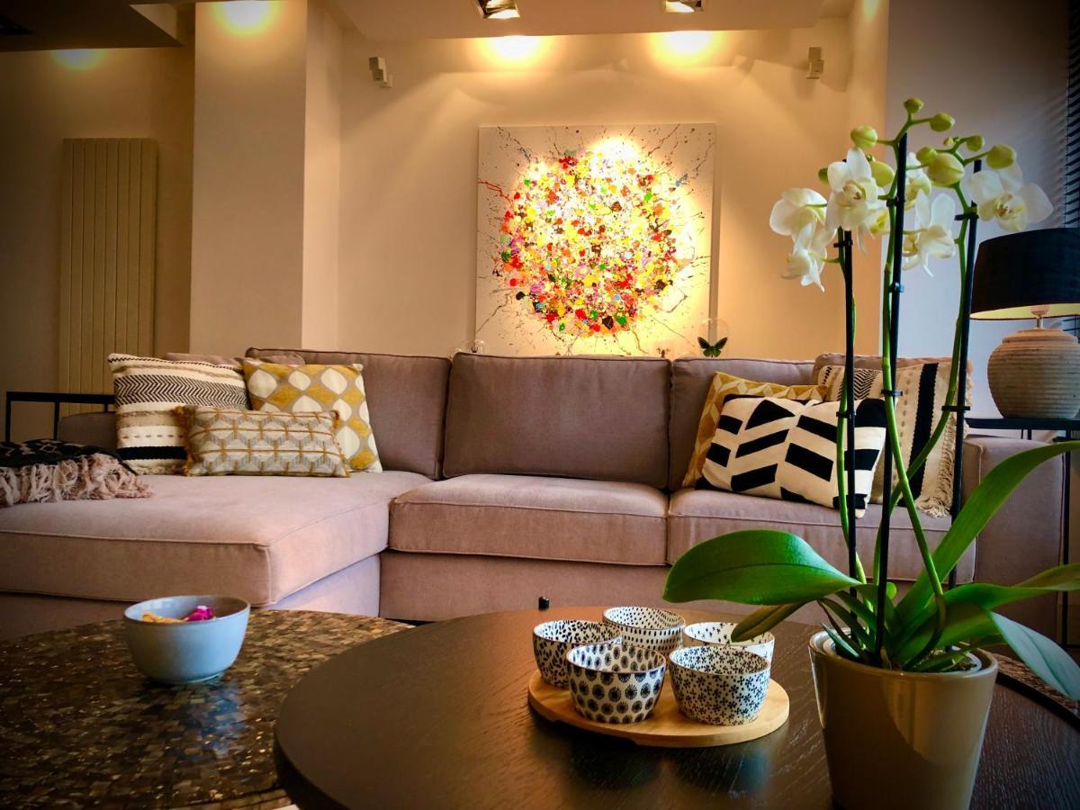 Sunny Deluxe Apartment